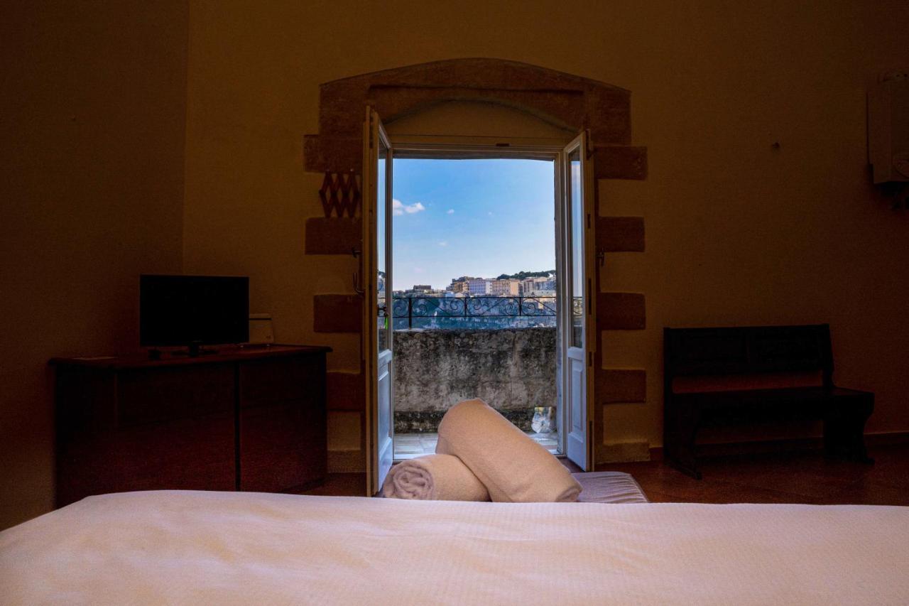 Dimora Santa Barbara Hotel Matera Bagian luar foto