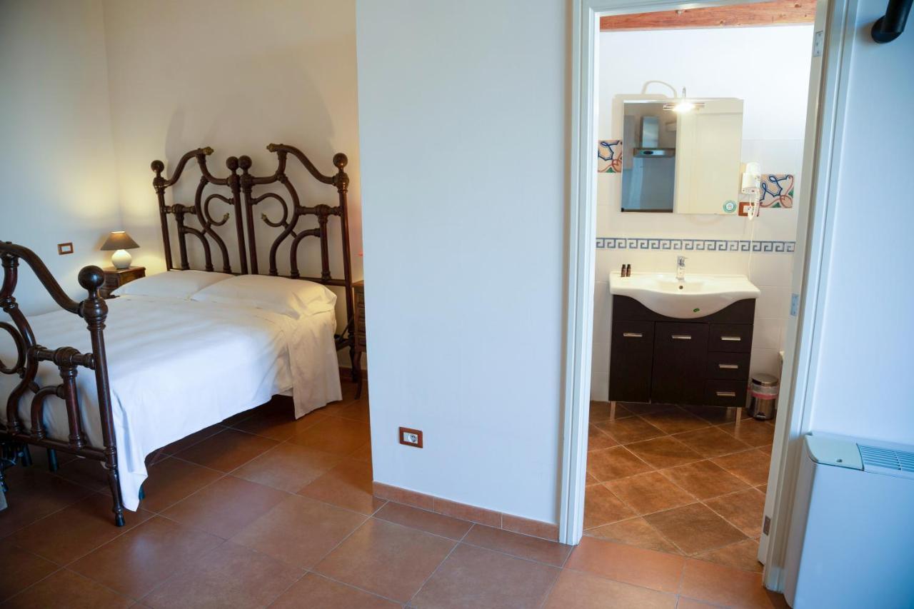 Dimora Santa Barbara Hotel Matera Bagian luar foto